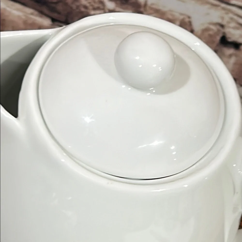Starbucks ceramic coffee/tea pot 2015 White Ceramic Pitcher - Picture 4 of 10